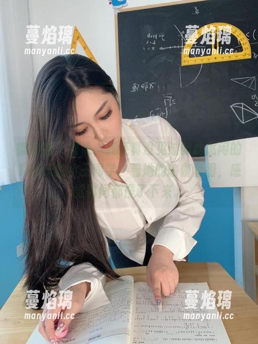 微密圈 - 别说，我还真没见过如此悠闲的120斤的小王同学，看她的瑜伽套图，感觉时间都慢了下来。