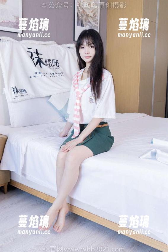 BoBoSocks袜啵啵-小甜豆 BoBoSocks袜啵啵 - 图包来袭!小甜豆红色美甲,是真的忍不住想多看几眼!