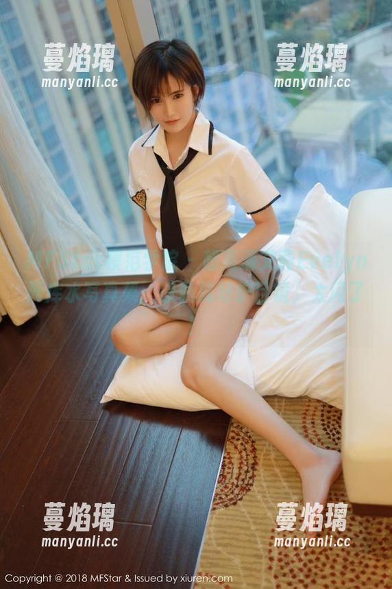MFStar模范学院-艾莉Evelyn MFStar模范学院 - 超高清艾莉Evelyn死库水写真集:请佩戴好护目镜,太闪了!