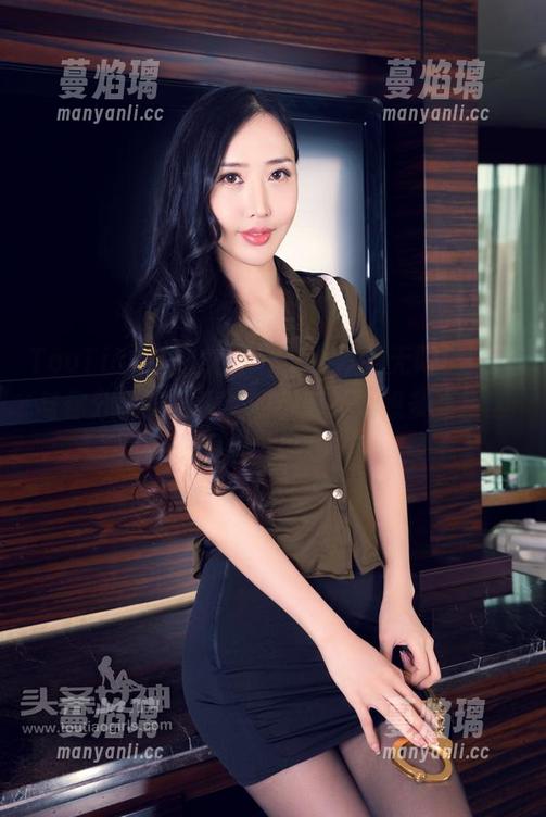 TouTiao头条女神 - 艾小青的无限温柔，与你分享免费图片的甜蜜（好想多看一眼）