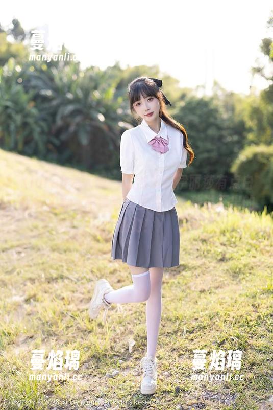 Xiuren秀人网 - 忽然想起伊丽莎有点白那条红裙，高清写真里透出一种说不出的魅力！