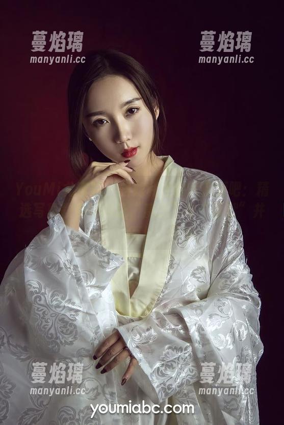 YouMi尤蜜荟-抖娘利世 YouMi尤蜜荟 - 抖娘利世的恶魔酒吧:精选写真教你如何让“魔法”与“幽默”并存!