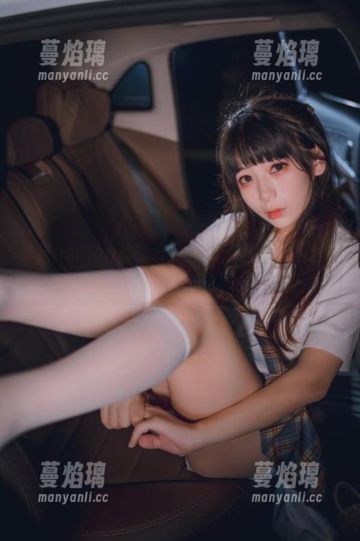最新usejan蓝蓝皮衣合集：你见过这么会穿的菜吗？