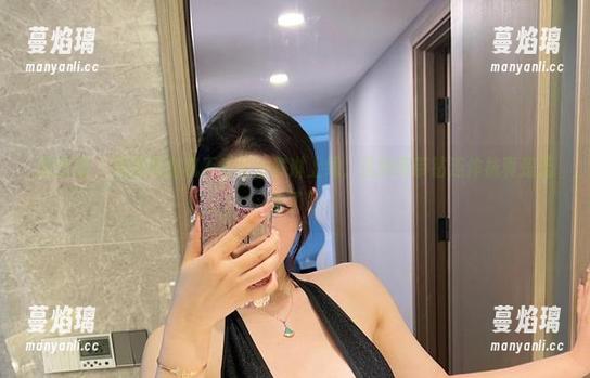 微密圈 - 美图收割机不爱笑的赛琳上线，这渔网带钻连体袜真是无敌了！
