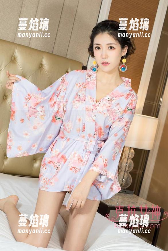 克拉女神 - 盈盈的粉色世界：图库里藏着一颗超大的泡泡糖！