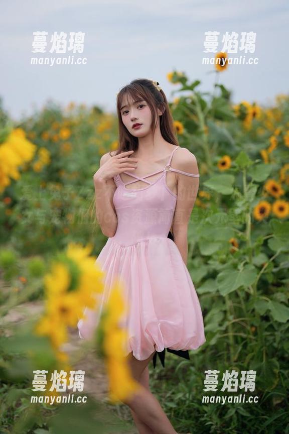 爱上兔子Zzz不吃胡萝卜的世界，温馨少女与宠物们的cos资源简直是次元壁的突破！