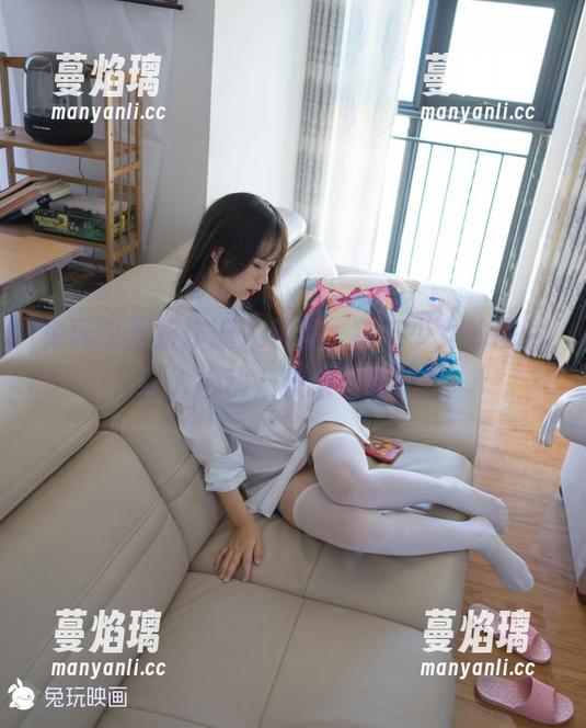 兔玩映画新作渐入佳境，猫与少女的图片让人心动，快来下载吧！