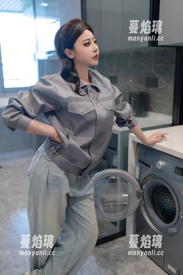 奈汐酱Nice的写真图册：520女友，那种你根本不能碰的‘女神’感