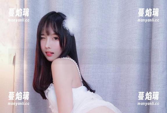 小小奶瓶儿 小小奶瓶儿白开水毛衣定制,光影交错的无圣光作品