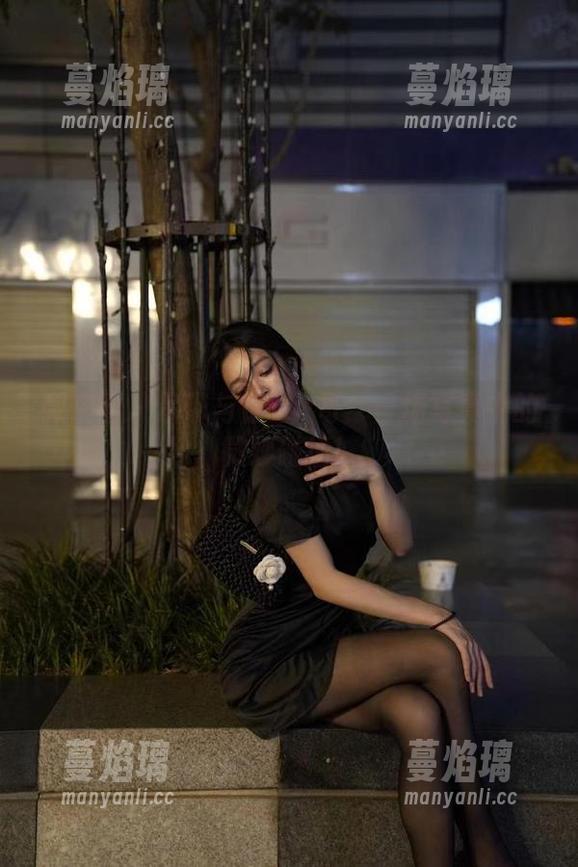 微密圈 - 吊带与徐珺大哥：一场写真中的微妙碰撞！