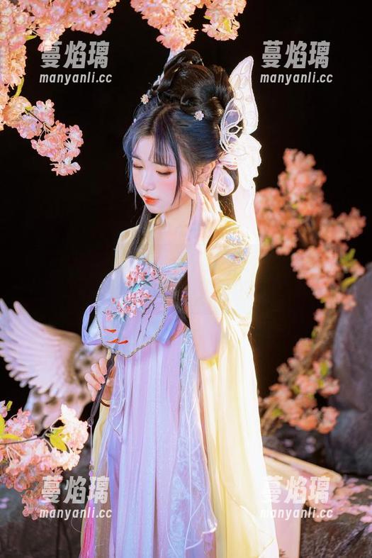爆机少女喵小吉 情人节的爆机少女喵小吉写真,简直是我的单身狗心灵鸡汤!