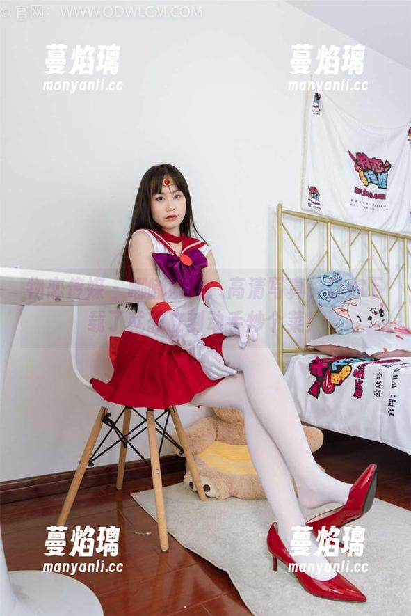 物恋传媒 - 嘟嘟厨娘：高清写真，让你下载了就想立刻动手炒个菜！