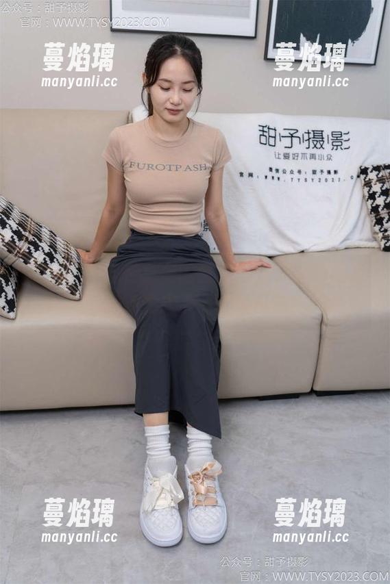 甜予摄影-小粥 甜予摄影 - 在免费的世界里,小粥的裸足写真好像成了一种新风潮?