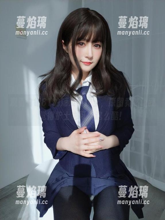 白银81 观看白银81的短发小护士,原图竟然让我觉得护士也可以这么酷!