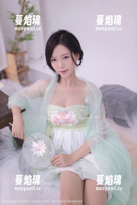秀人网 - 想知道美腿有多美吗？先下载这组MOON嘉依的作品再说！
