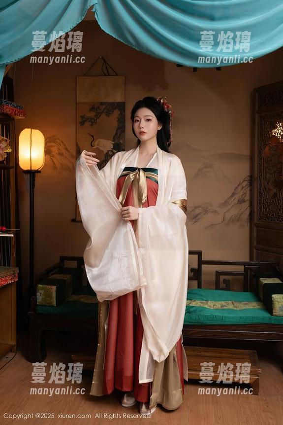 秀人网 - 白裙与nancy小姿的奇妙碰撞：图包里藏着的每个角度都太赞！精选一下呗！