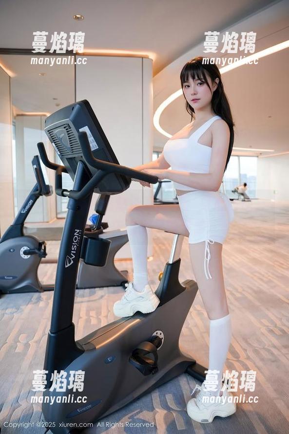 秀人网 - z杯悠悠泳装分享：身心自由，游荡在阳光里的宁静