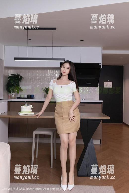 秀人网-周媛媛 秀人网 - 新人周媛媛黑丝美图,眼睛都要被缠住了!