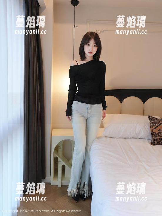 秀人网 - 唐翩翩最新写真集：再看看，这样的JK我怎么能不心动！
