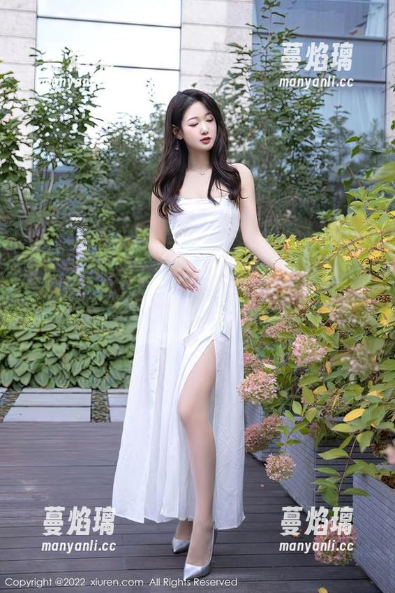 秀人网 - 看看小逗逗的夏天：一组让你忍不住想多看几张的写真！