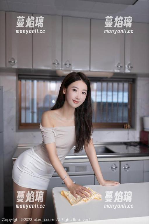 秀人网 - 少女心雪雪的高清清纯图册：总感觉能闻到她身上的花香，真是神奇！