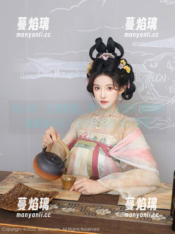 秀人网 - 白裙飘飘，李七喜的照片里你能捕捉到什么？合集散发的微妙暗示