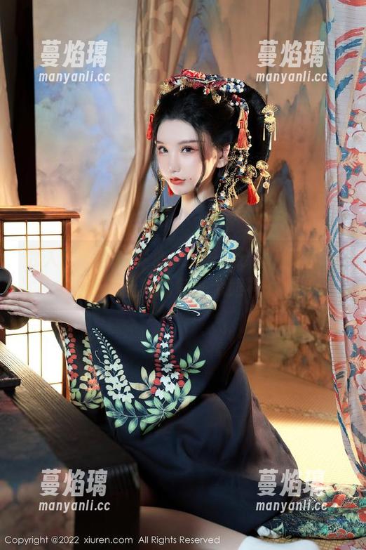 秀人网 - 花嫁梦心玥：美图分享，让我一夜爱上她的每一个眼神。