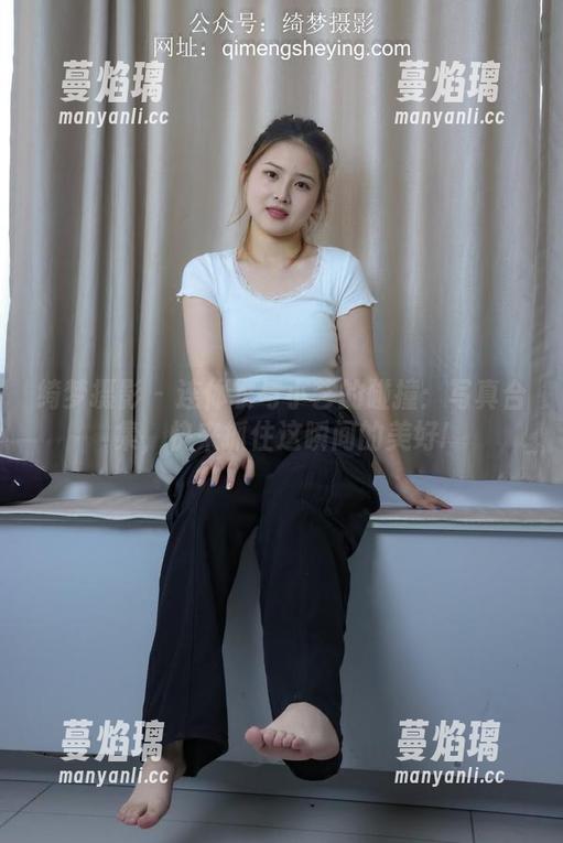 绮梦摄影 - 连体衣与小艺的碰撞：写真合集，快来抓住这瞬间的美好!