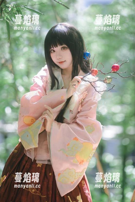 这就是传说中的‘连体衣写真能翻身’：花柒Hana教你如何逆袭！