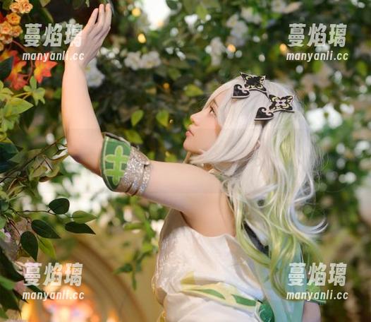 莱可Raika天使在图库里的冥思苦想：她是在思考人生吗，还是在摆Pose？