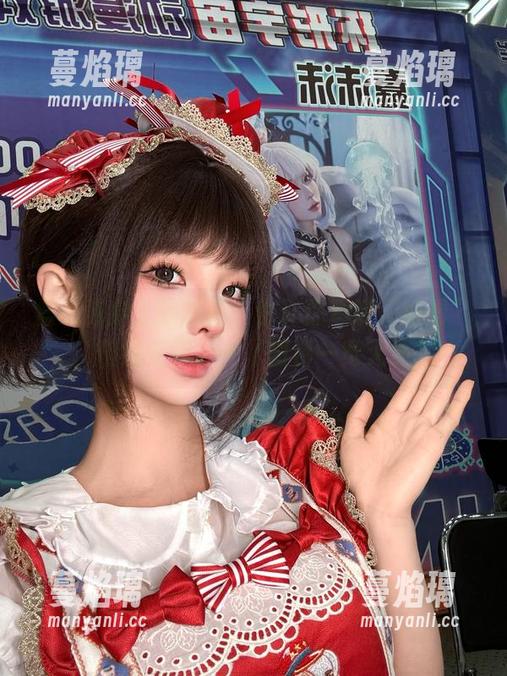 蠢沫沫穿上的旗袍：也许你想说“好看”，但我觉得……（图包一览无遗）