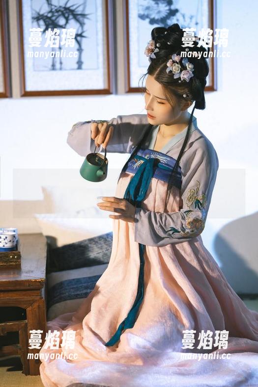 鹿八岁baby 生日蛋糕第一口!鹿八岁baby教你如何免费享受照片的美好瞬间