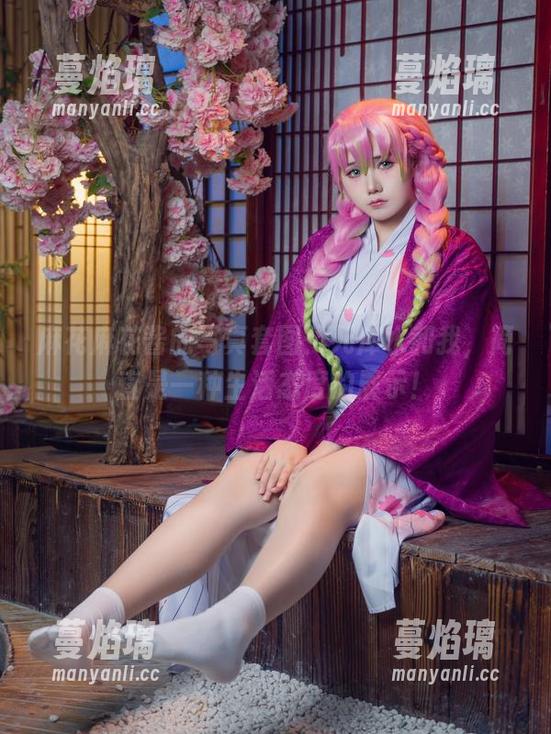 麻花麻花酱的写真套图：死库水和我，简直是一种生活态度的展示！