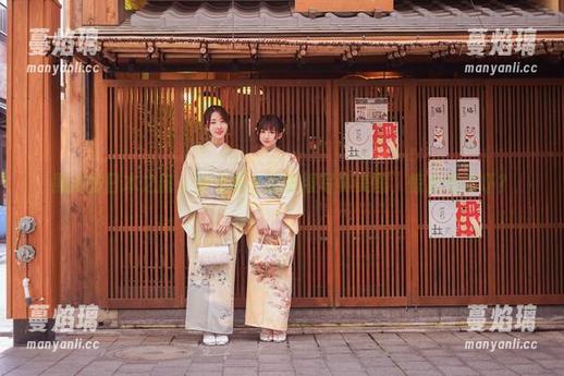 黑川的日本之旅：紫色迪士尼制服写真美图，惊艳或惊吓？